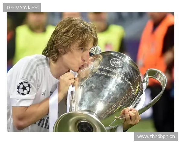 莫德里奇衣柜里突然全是运动鞋？感觉他私下跟普通人的生活差太多了