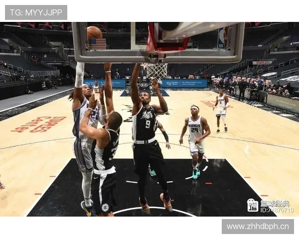 福克斯突破制造空位助攻，提升国王进攻效率明显